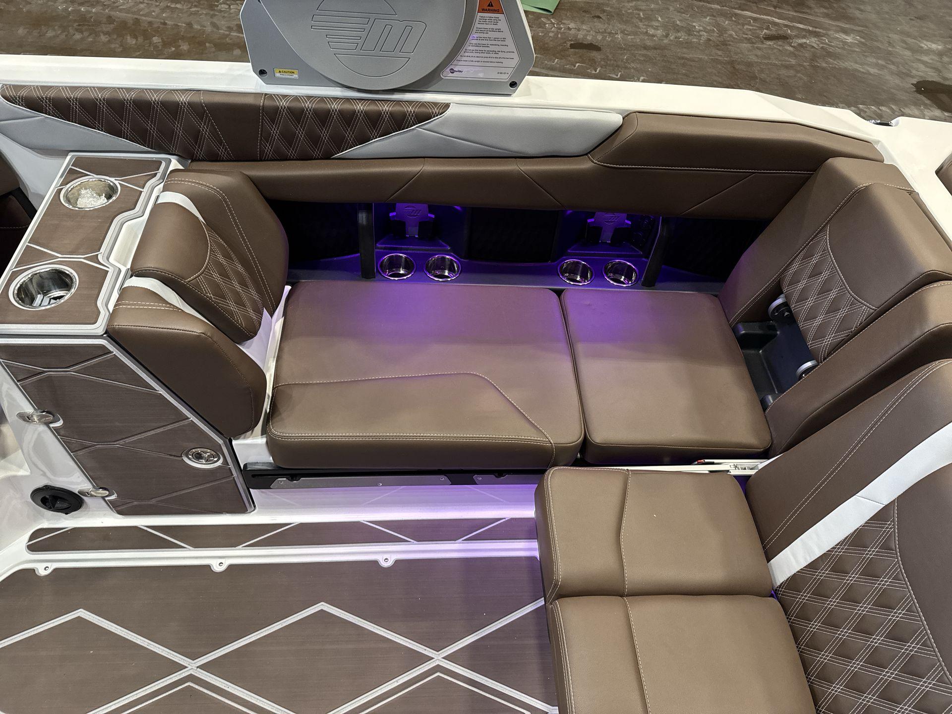 2025 Malibu M242