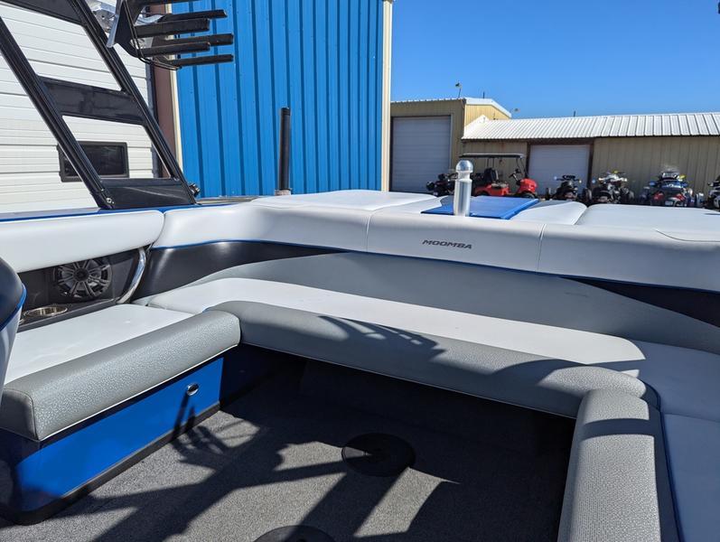 2015 Moomba Outback V