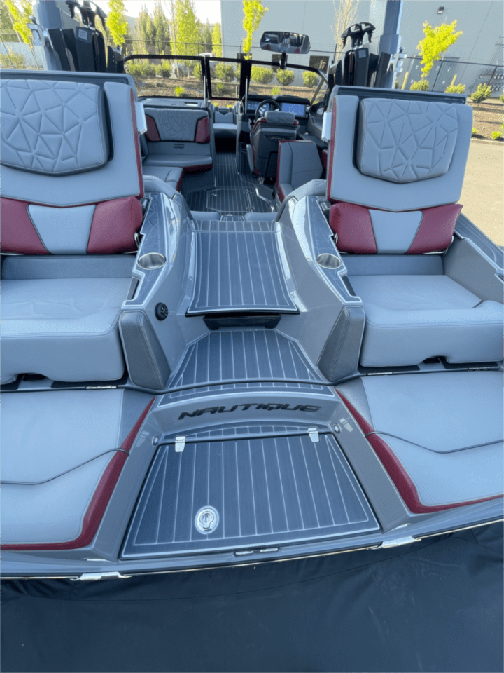 2023 Paragon 23  130 hours