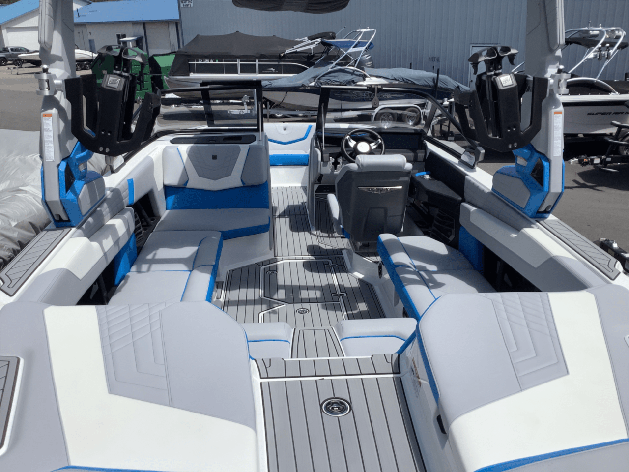 2024 Nautique G23