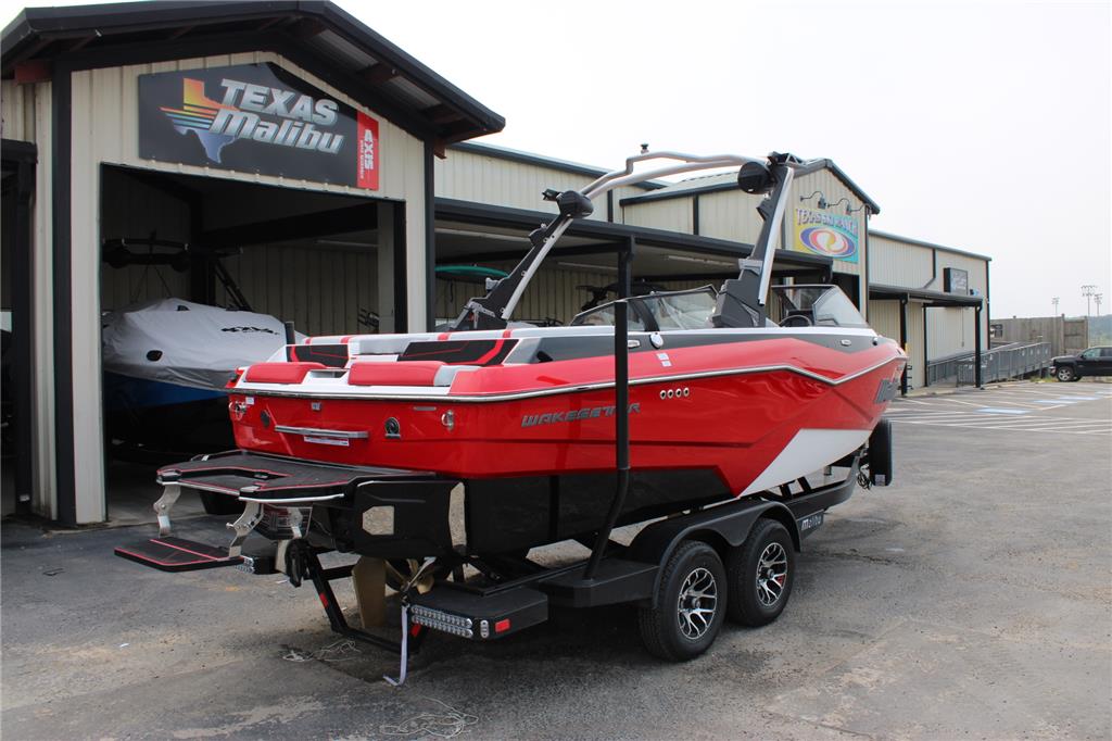 2023 Malibu 22 LSV