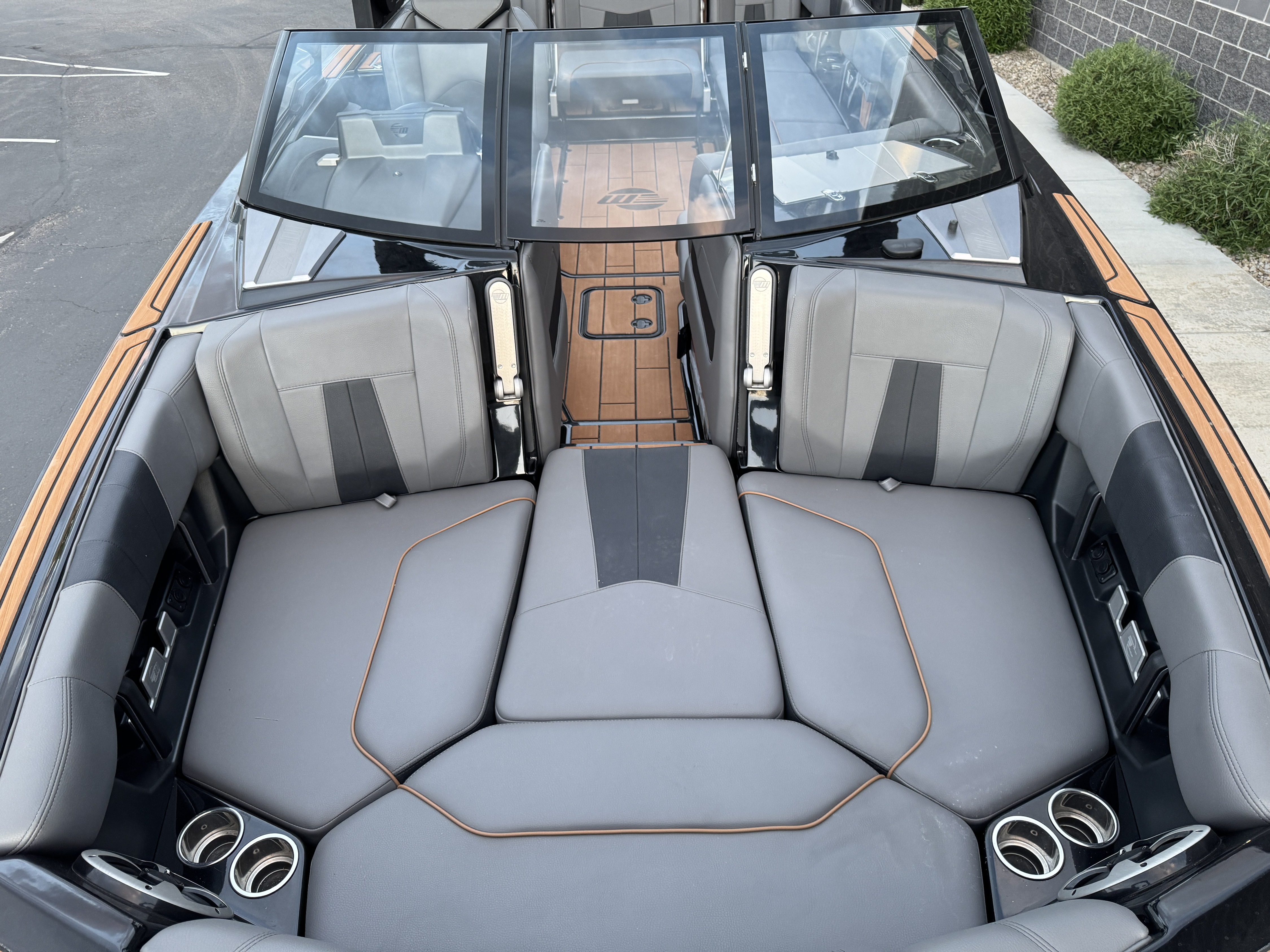 2021 Malibu 24 MXZ - Low hours/Loaded