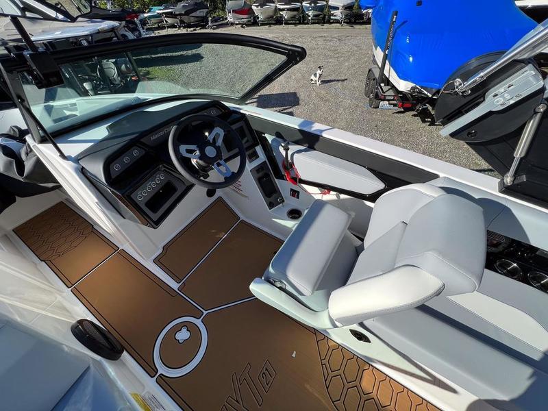 New 2024 MasterCraft NXT21