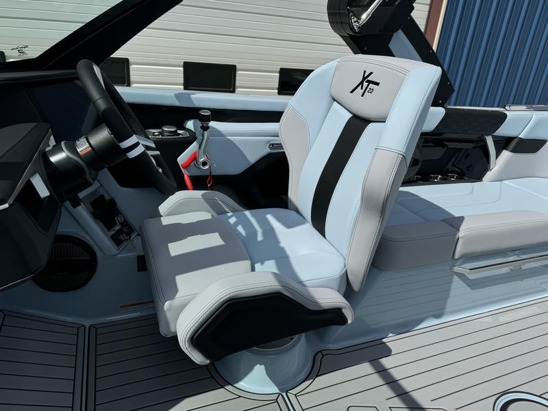 2025 MasterCraft XT23