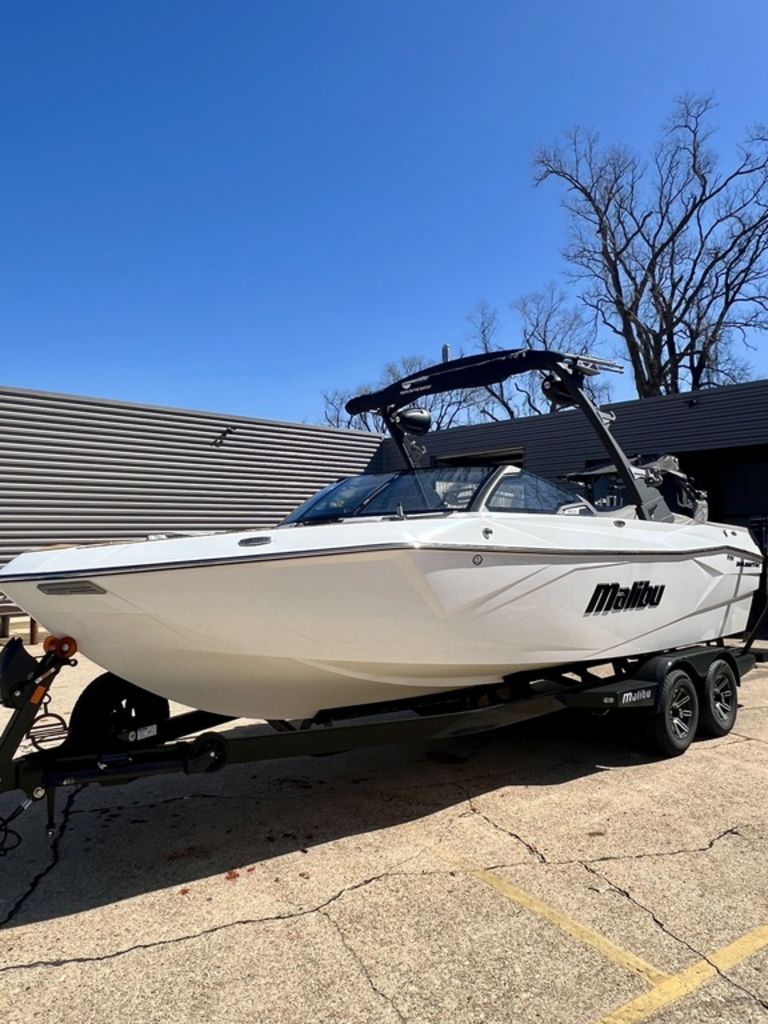2025 Malibu Boats 23 LSV