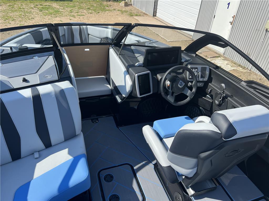 NEW 2024 MALIBU 22 LSV WAKESETTER W/ M6DI, TRAILER, AND DIAMOND HULL *DEMO*