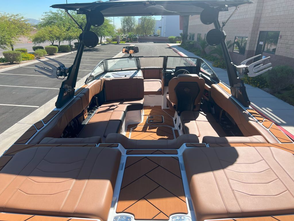 2025 Malibu Boats 23 LSV
