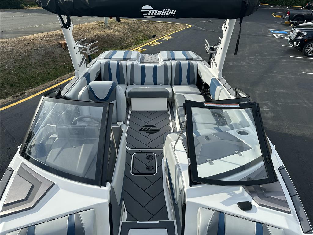 2023 Malibu 22 LSV WAKESETTER TB **Price Reduced**