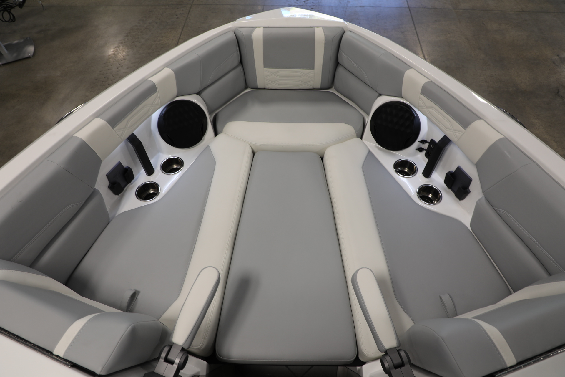 2024 Malibu 26LSV