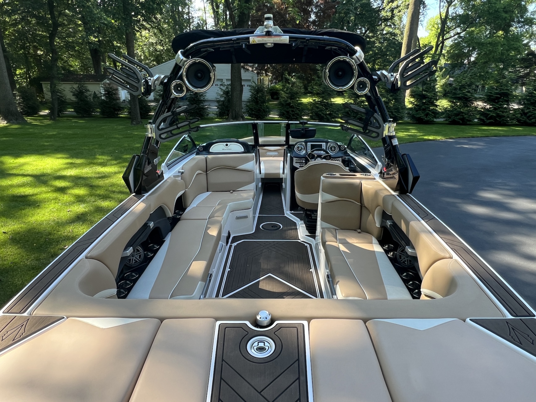 2017 SUPRA SE 550, FULLY LOADED, FRESHWATER, 358 hours