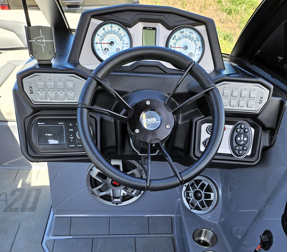 2021 Axis A20     Low Hours  Loaded with options