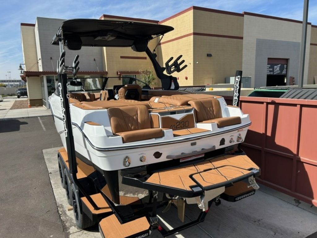 2025 Malibu Boats M230