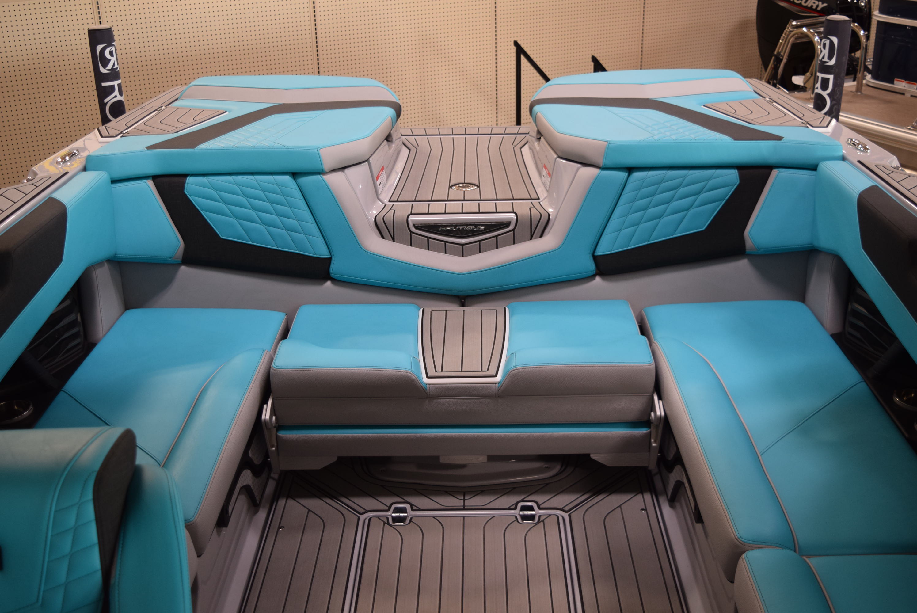 boat.Title