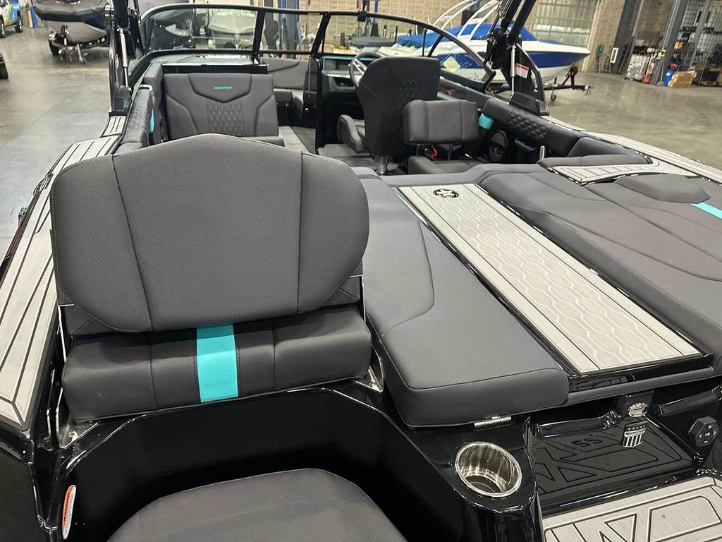 2025 MasterCraft XT22
