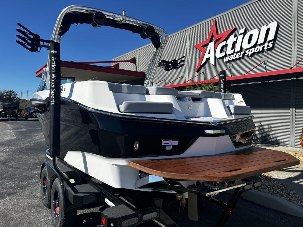 2024 MasterCraft XT22T