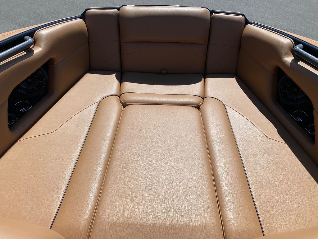 2023 MOOMBA Mojo