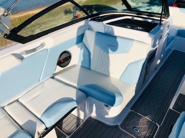 2023 MasterCraft XT24