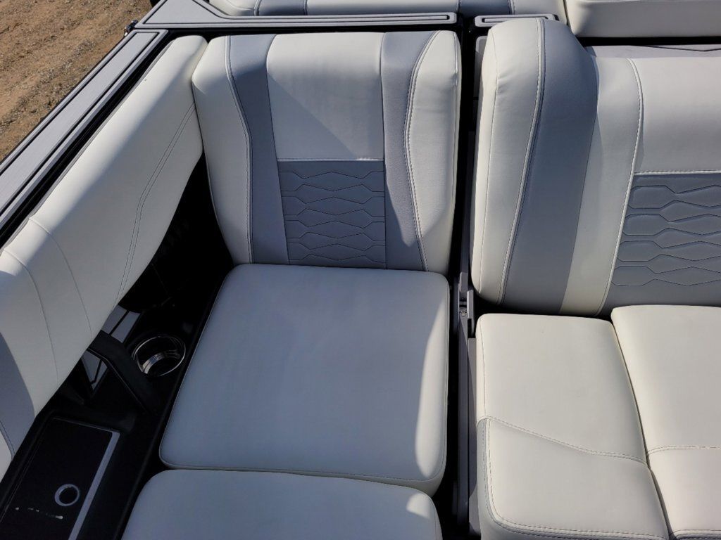 2024 Malibu 23 MXZ