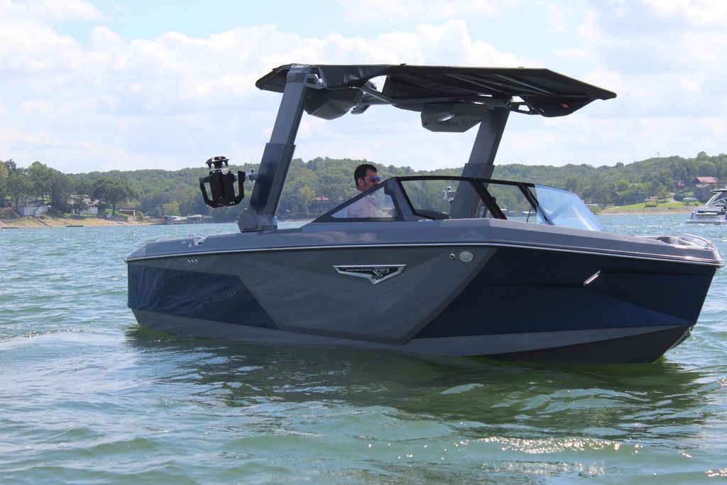 2024 Nautique S23