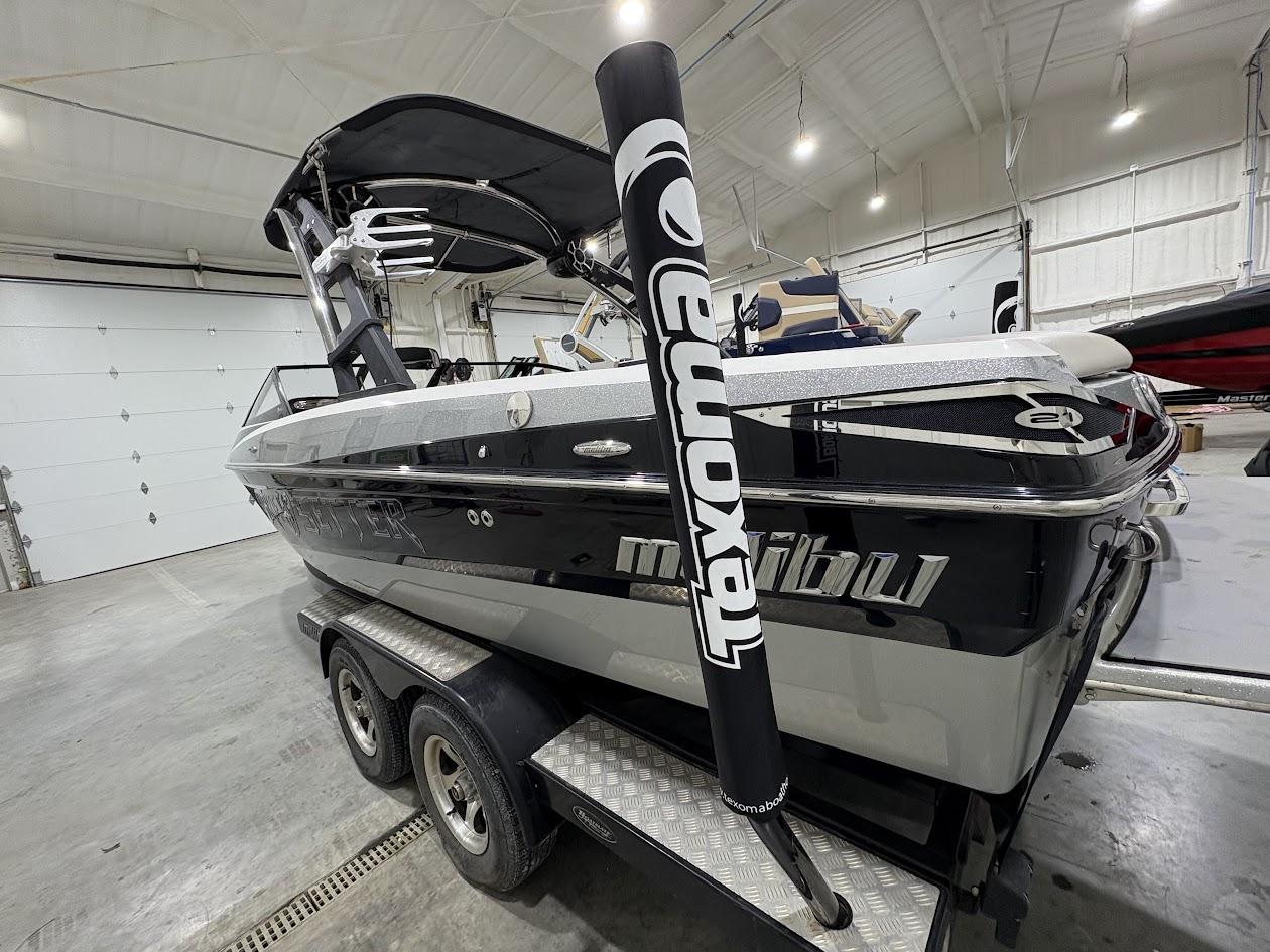 2011 Malibu 21 VLX