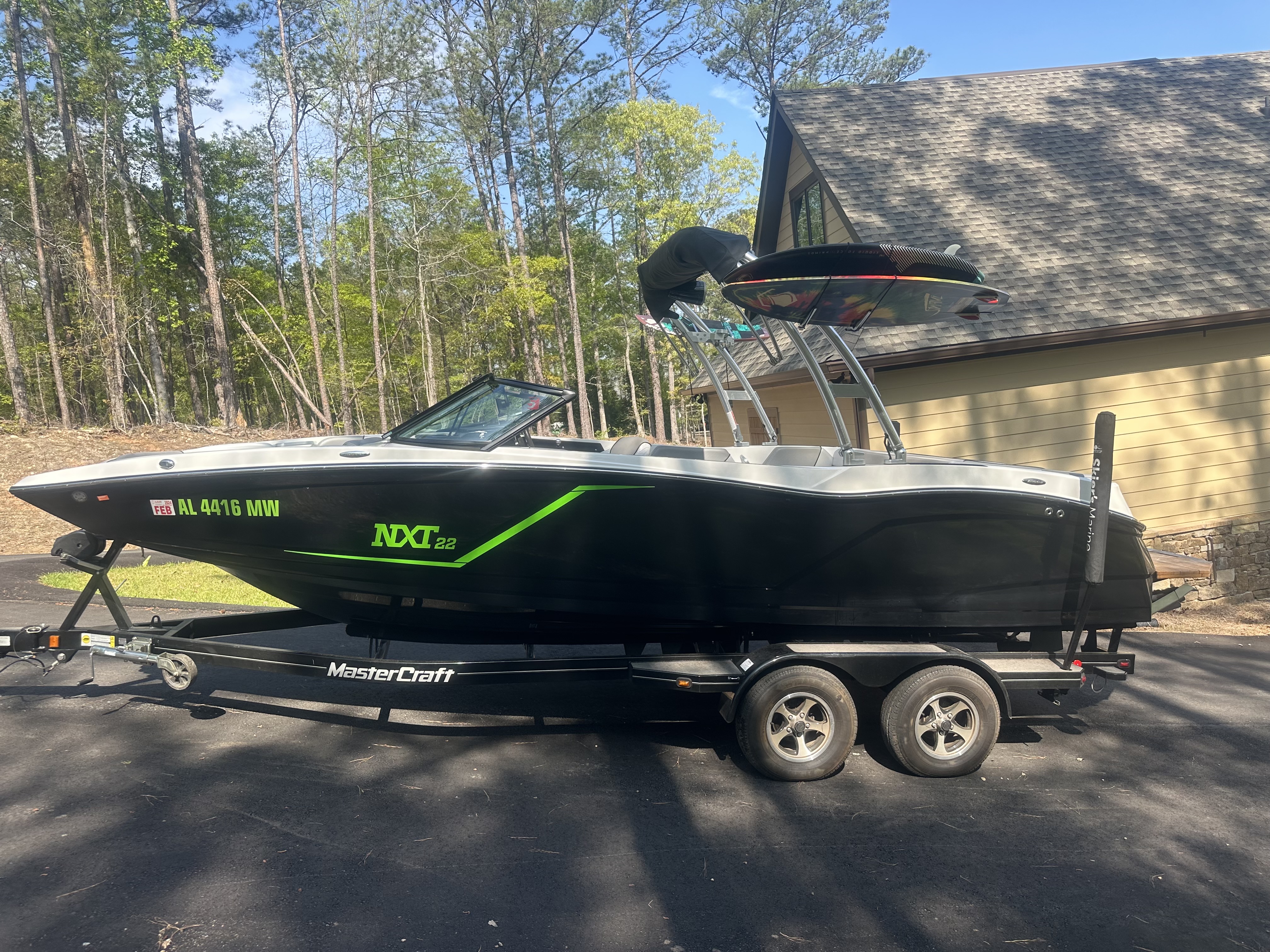 2016 MasterCraft NXT22 with Trailer