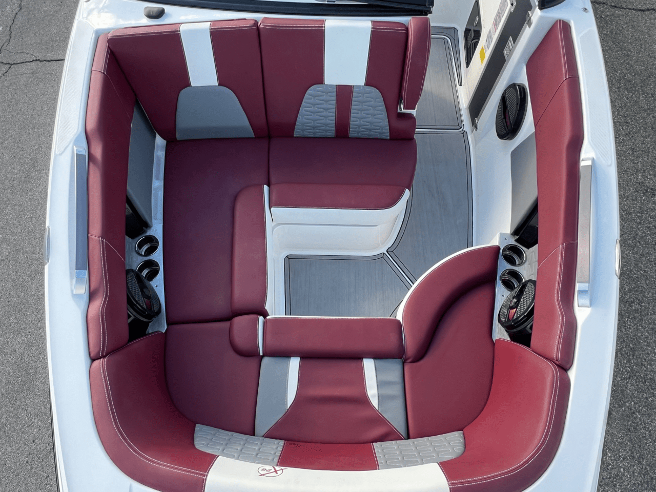 2023 26' MasterCraft X26 Icon
