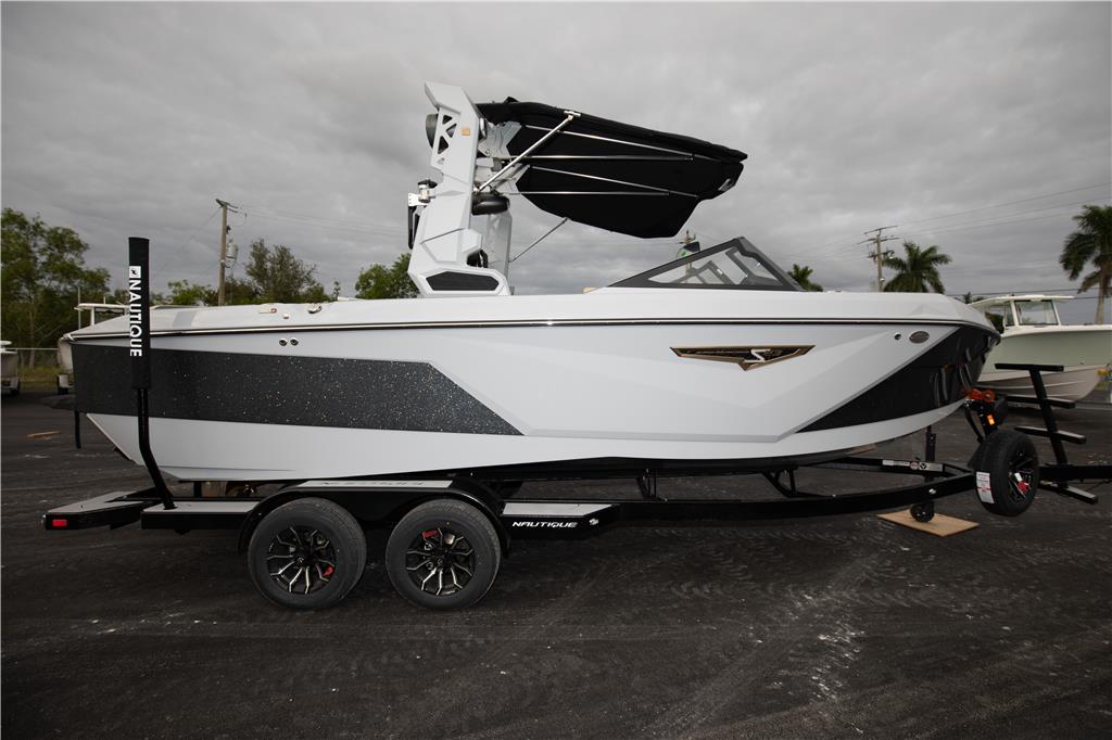 Model Year Savings! 2024 Super Air Nautique S23 Coastal Edition