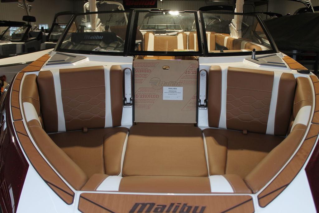 2025 Malibu 23 LSV