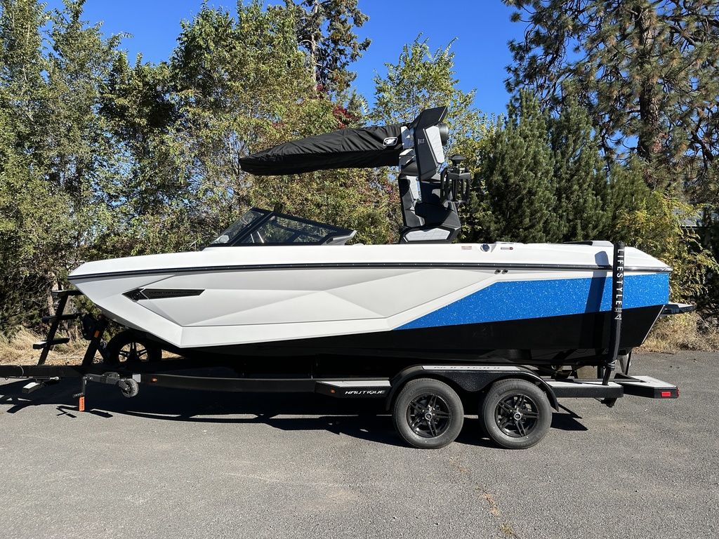 boat.Title