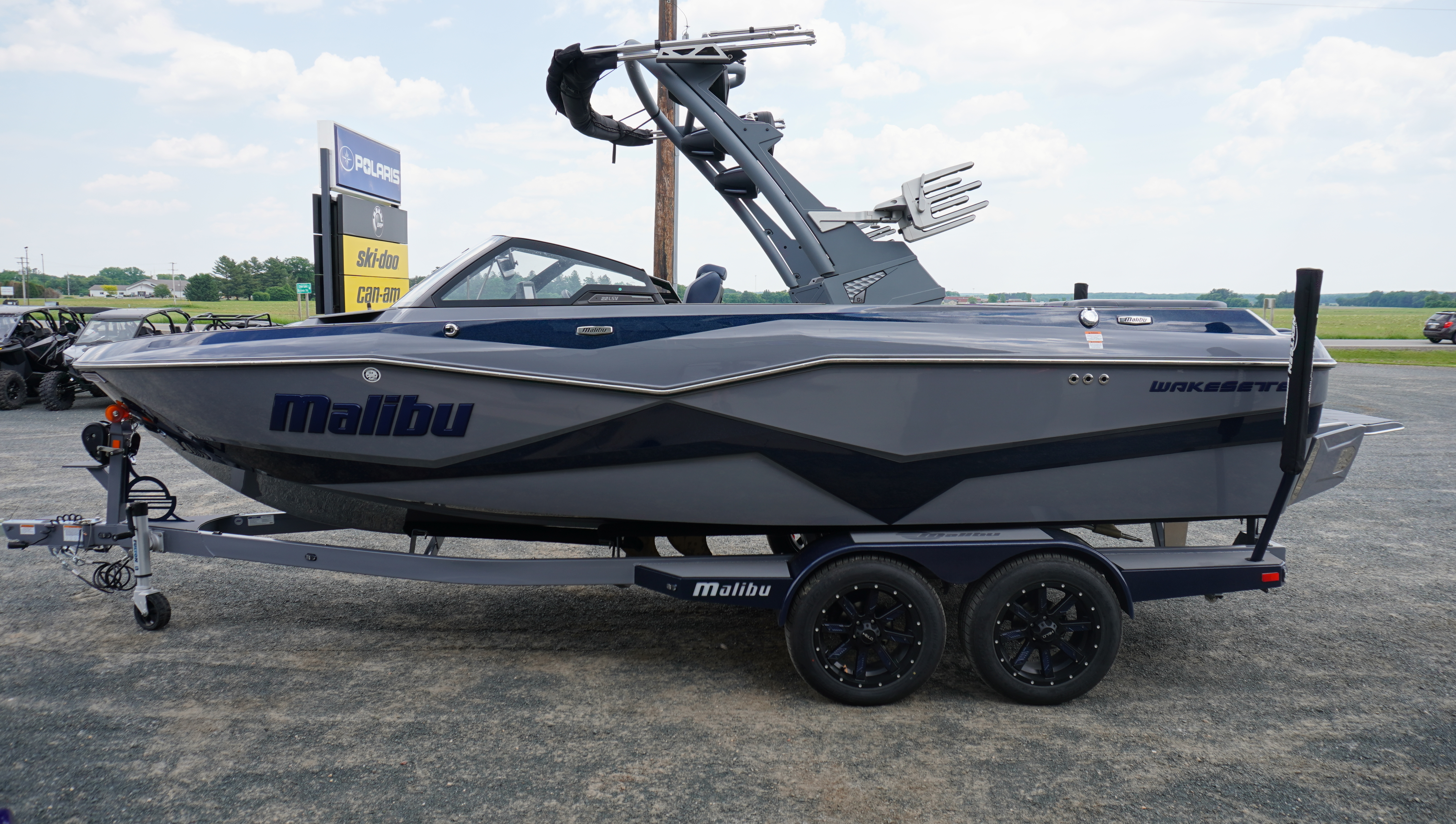 2023 Malibu Boats 22 LSV