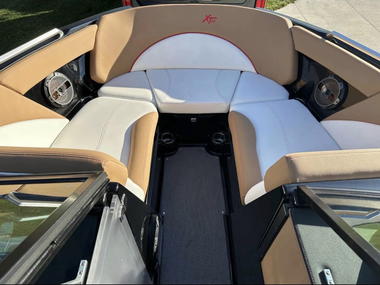 2018 - Mastercraft XT22