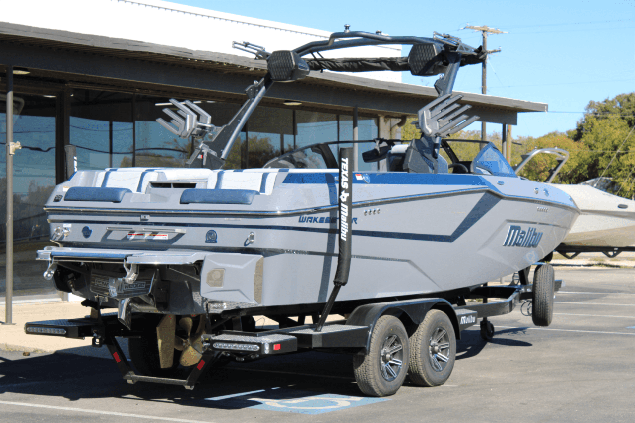 2025 Malibu 23 MXZ