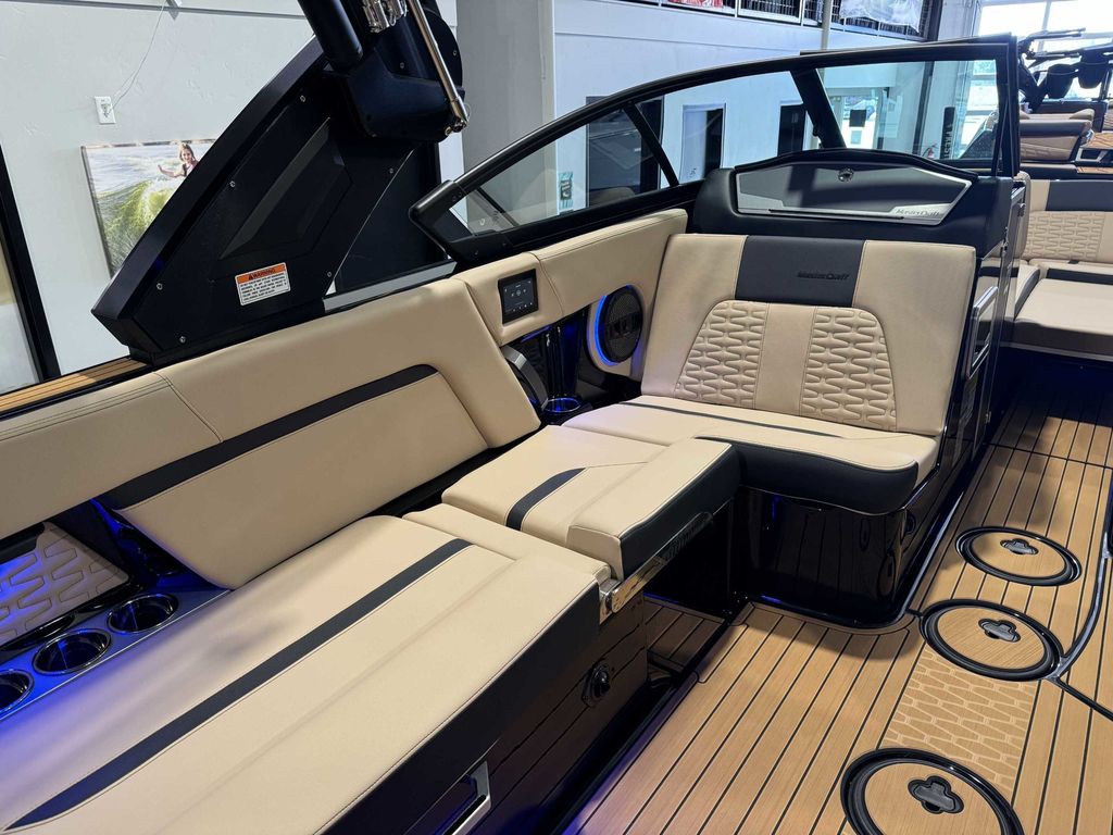 2025 MasterCraft X24
