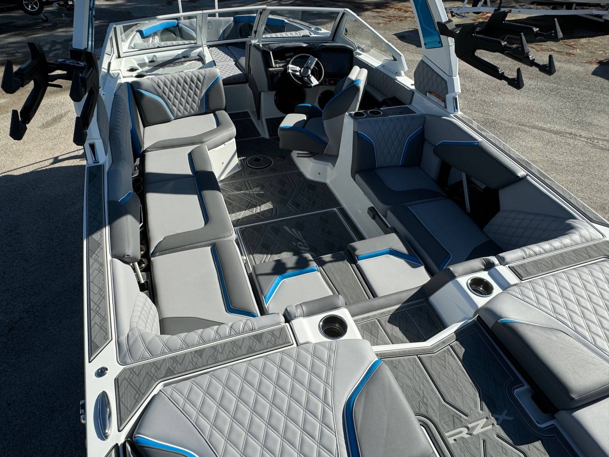 2025 Tige 24RZX Icon