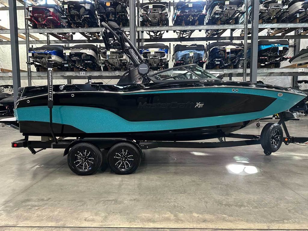 2025 MasterCraft XT22