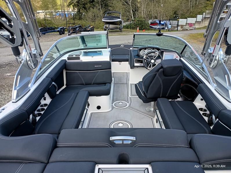 2021 MasterCraft XT20