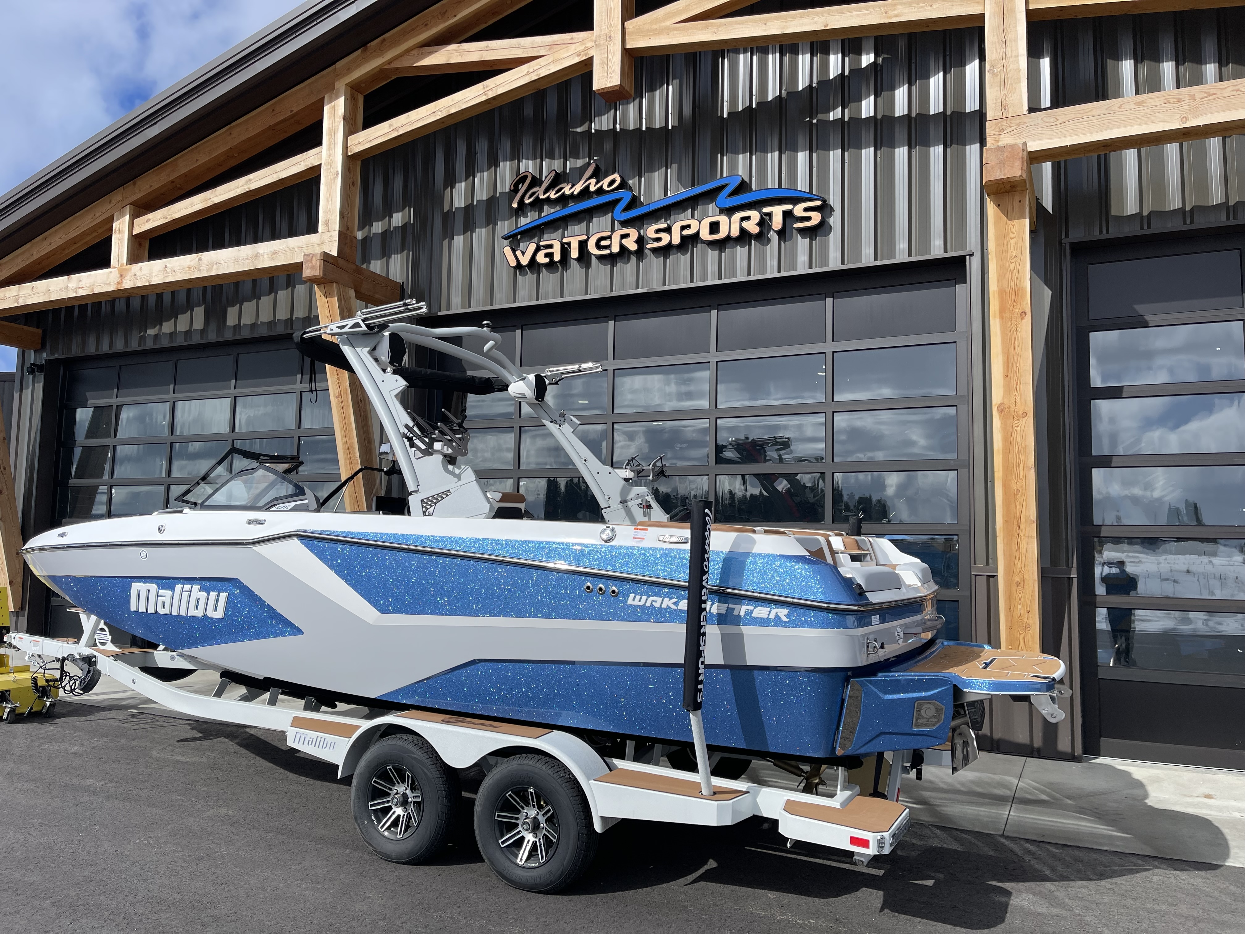 2024 Malibu Boats 23 MXZ
