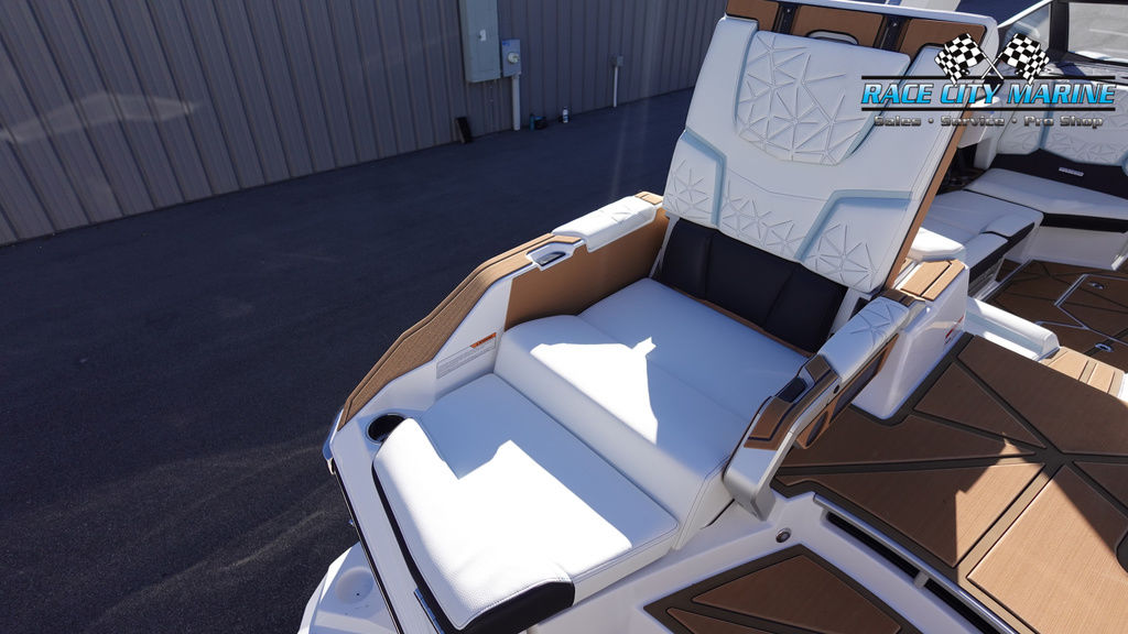 2025 Nautique P23