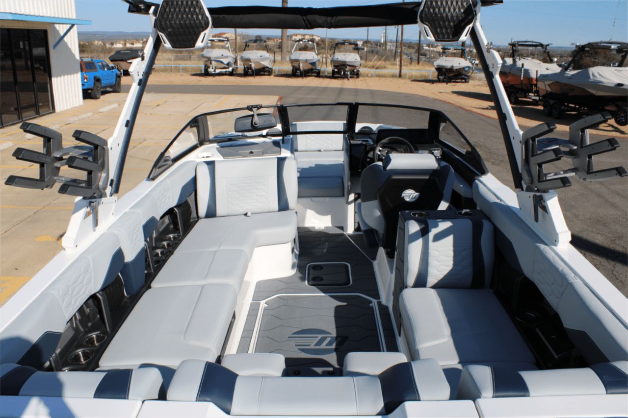 2025 Malibu 24 MXZ