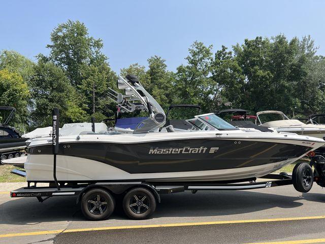2019 Mastercraft XT-23 | 209860