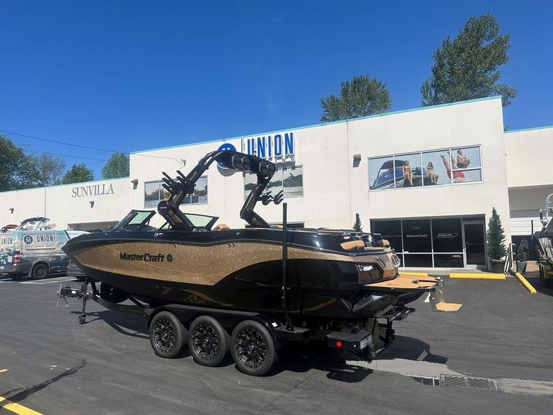 New 2024 MasterCraft X24 Icon