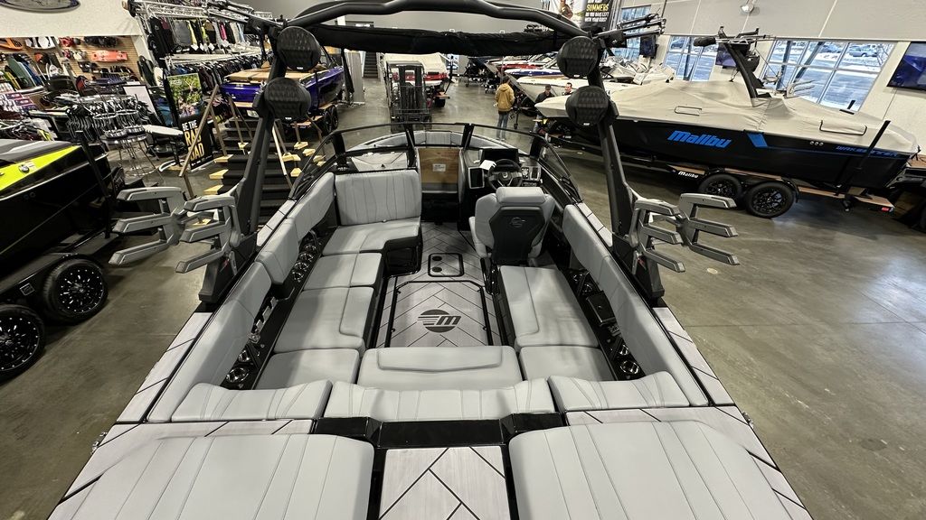 2024 Malibu Boats 22 LSV