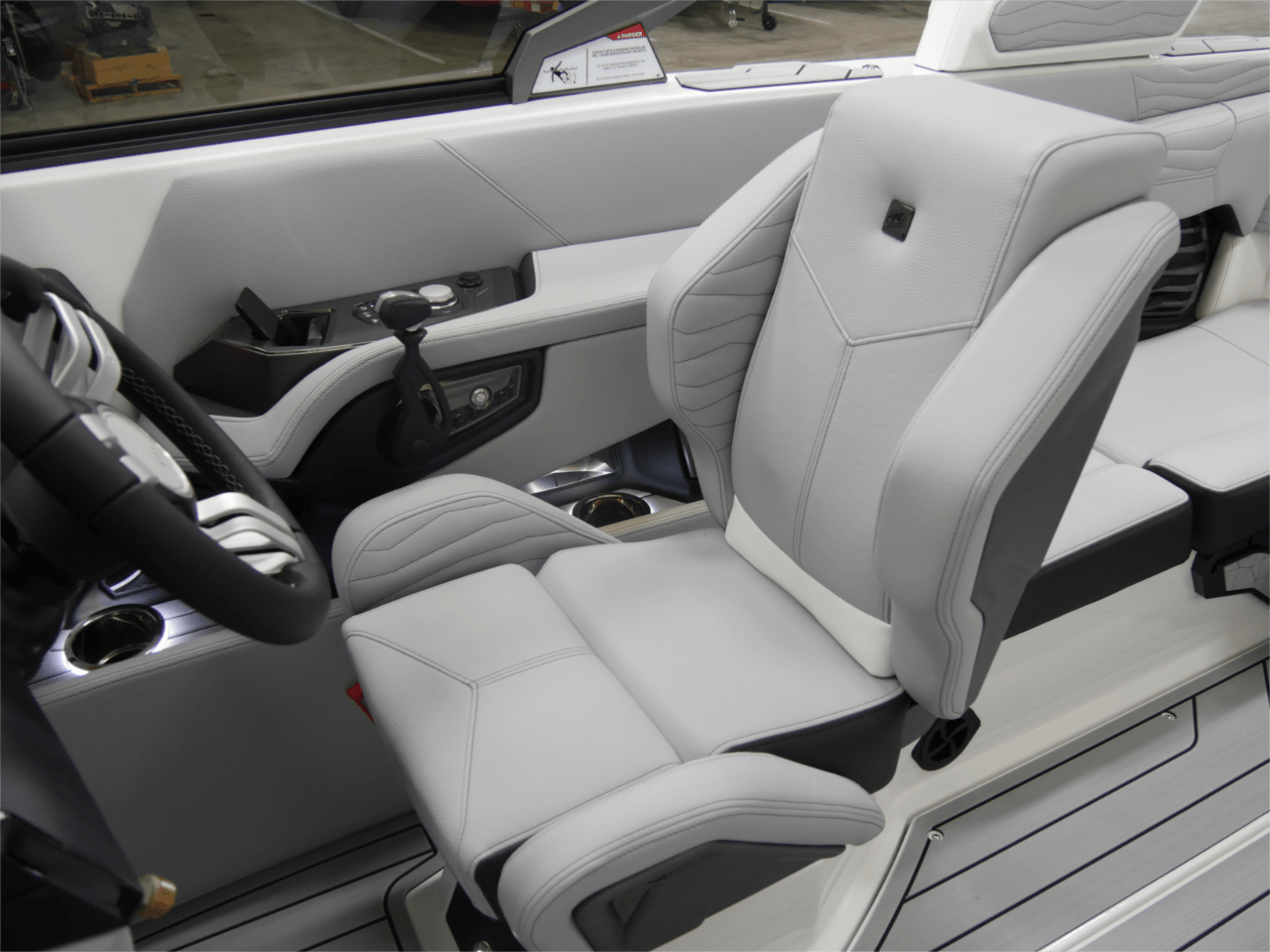 2025 Nautique G21 &#8211; Mystic White/Jet Black