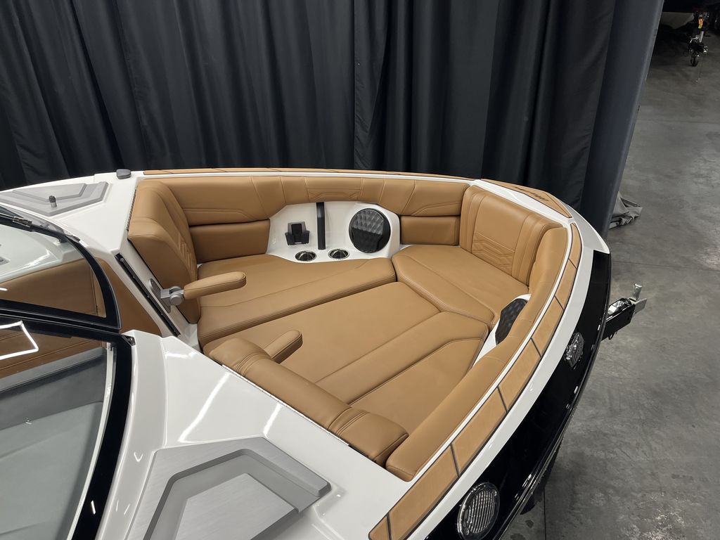 2024 Malibu Boats 26 LSV Icon