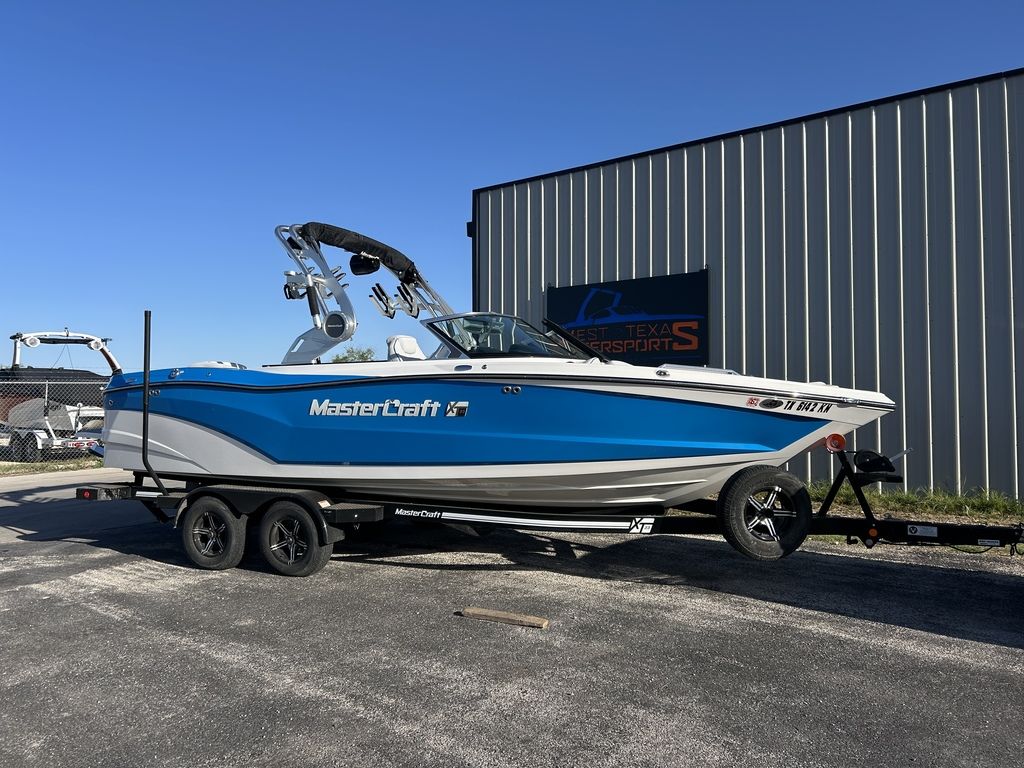2021 MasterCraft XT23