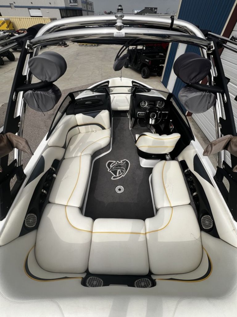 2014 Malibu Boats Wakesetter 21 VLX