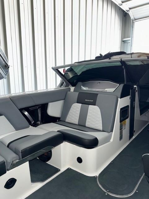 2021 MasterCraft X24