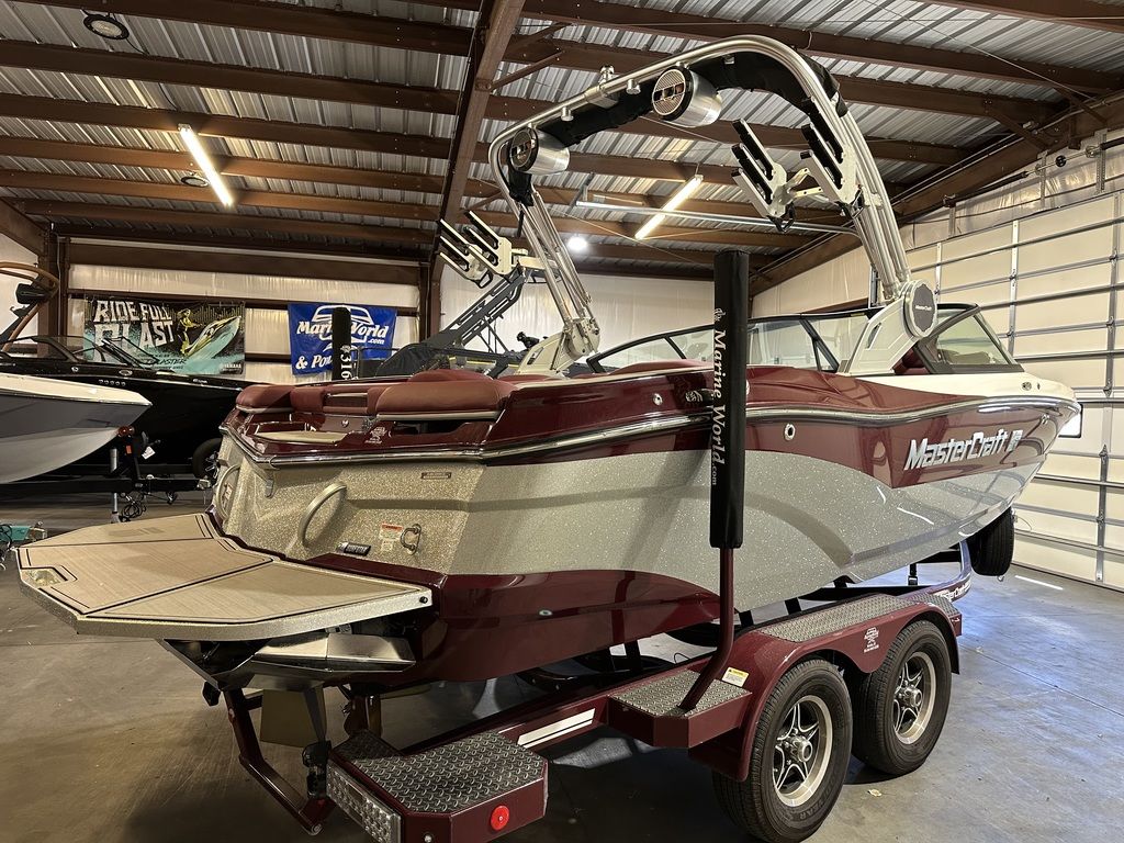 2022 MasterCraft XT20