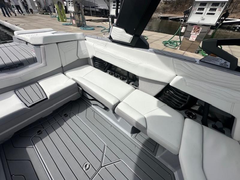 2025 Nautique G23