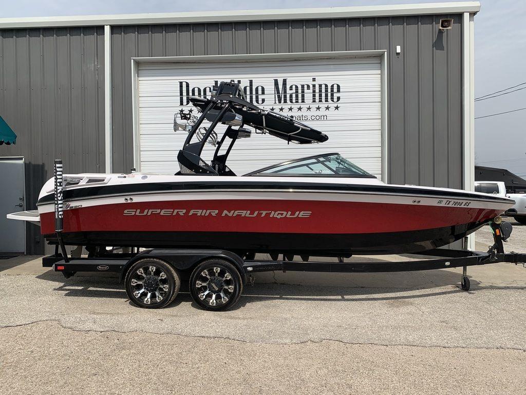 2012 Nautique 230